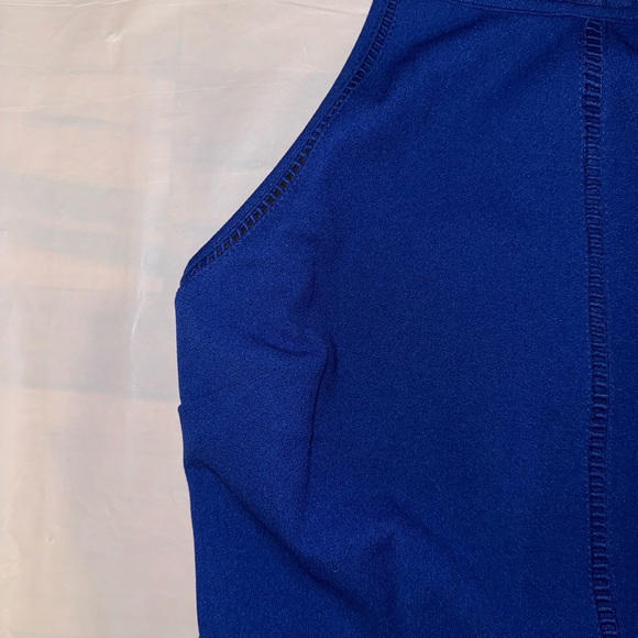 Elegant Blue Sleeveless Dress - Picture 4 of 7